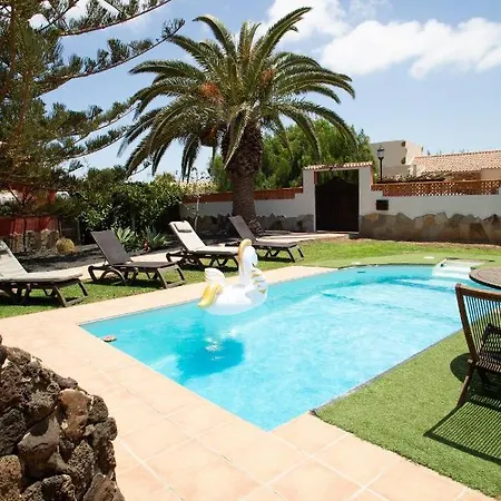 Villa Casa Mami- A Spanish Oasis In Lajares For Families & Friends