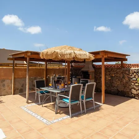 Willa Casa Mami- A Spanish Oasis In Lajares For Families & Friends