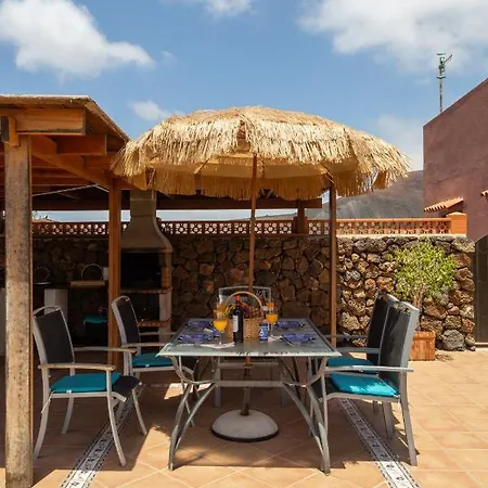 Willa Casa Mami- A Spanish Oasis In Lajares For Families & Friends *